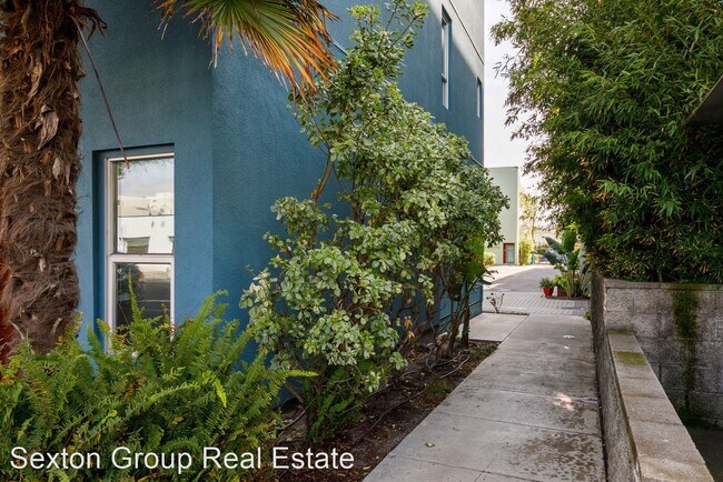 Building Photo - 2 br, 2.5 bath House - 1317 65th St
