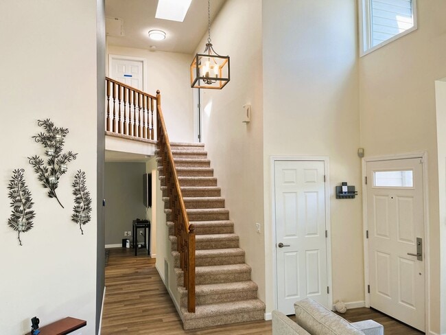 Building Photo - Bright & Spacious 3-Bedroom Home – Ideal for Entertaining & Everyday Comfort