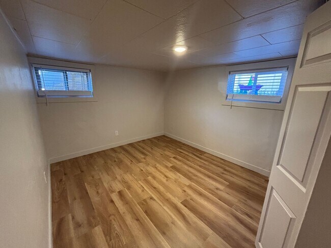 Foto del edificio - 2396 S 300 E