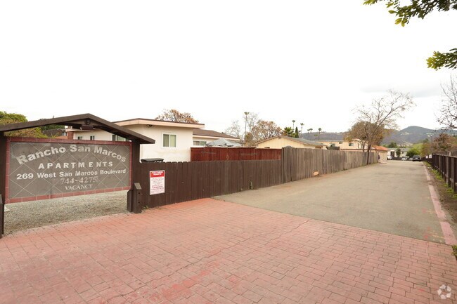 Foto del edificio - 269 San Marcos Blvd