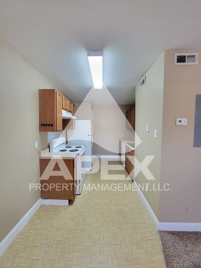 Foto del edificio - MOVE-IN SPECIAL,NO RENT TIL APRIL 1ST! - AVALON APARTMENT HOMES - 2BD - 1BA Apartment off Topside...