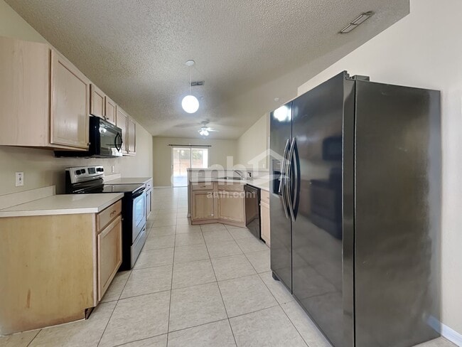 Building Photo - 806 Rocky Mountain Ct
