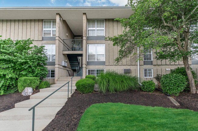 Building Photo - Lansing West Apartments