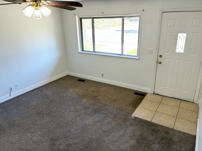 Building Photo - 631 N 120 E