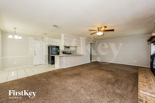 Building Photo - 813 Rose St