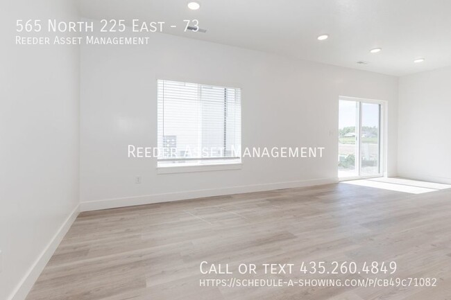 Building Photo - 2022 Built Townhouse in Providence has 3 b...