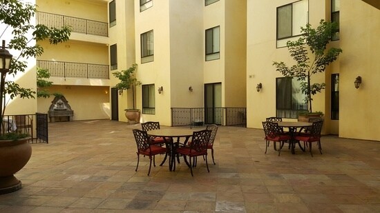 Foto principal - 6938 Laurel Canyon Blvd