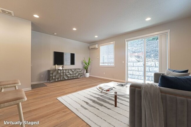 Building Photo - 4916 NE 2nd Ct