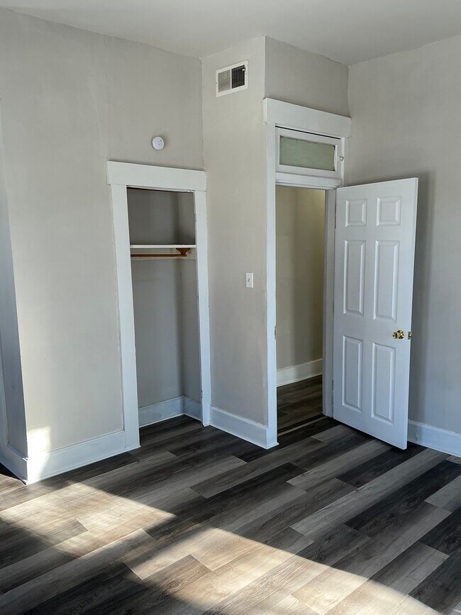 Foto del edificio - 61 1/2 S 15th St