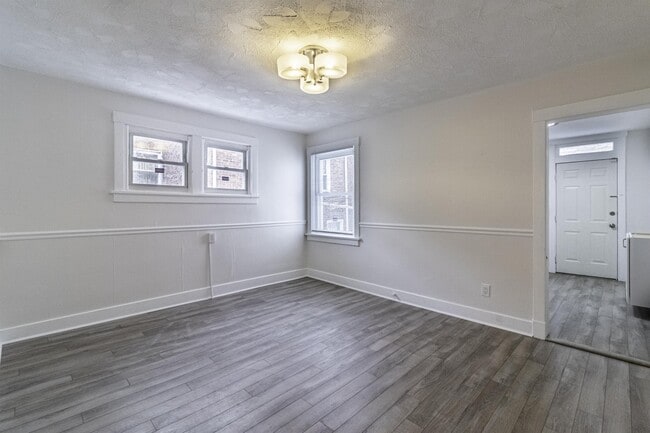 Building Photo - 107 Continental St