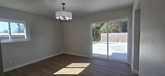 Foto del edificio - 802 W 17th St