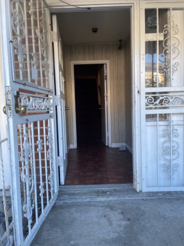 Building Photo - 1047 Underhill Ave