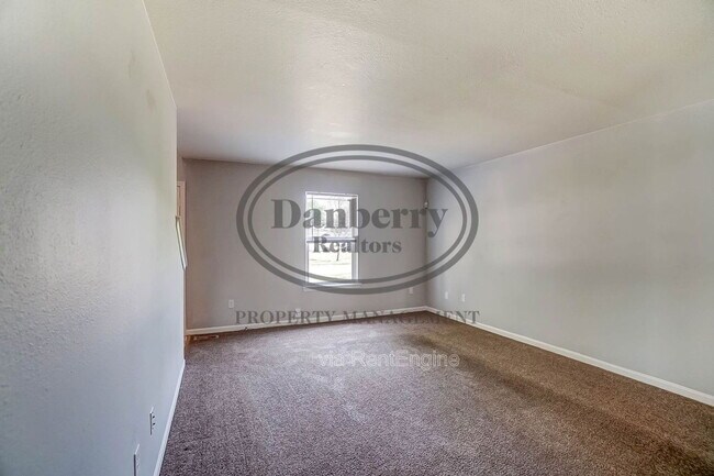 Foto del edificio - 3733 Willow Run Dr