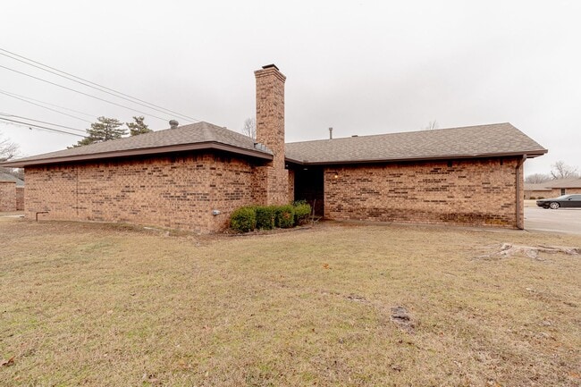 Building Photo - 2 Bed 2 Bath in Bethany!