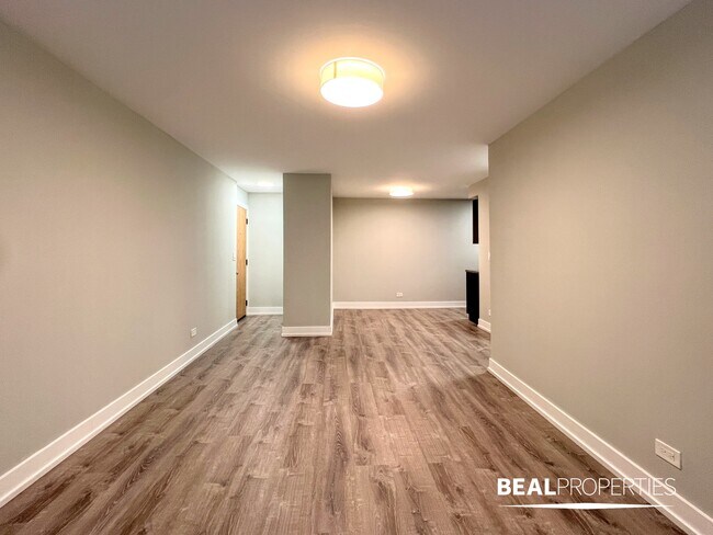 Foto del edificio - 445 W Barry