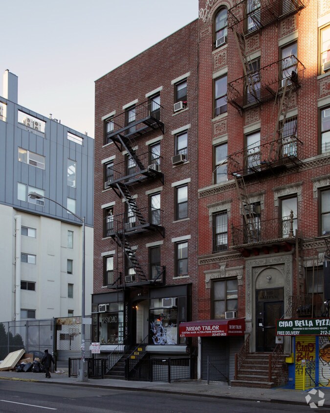 Building Photo - 123 Allen St