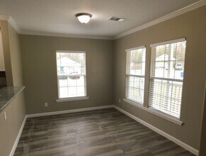 Building Photo - 155 Varsity Cir