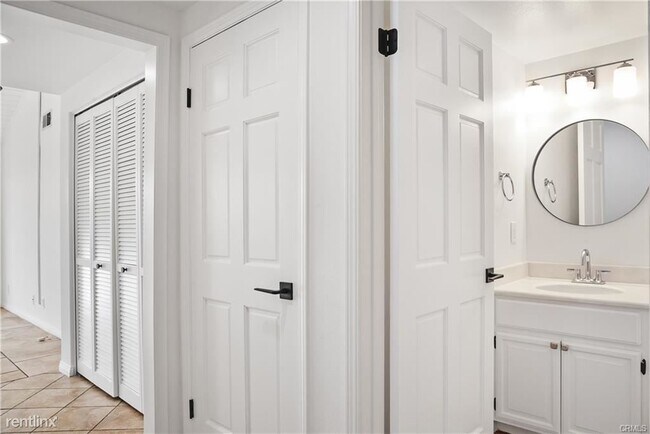 Foto del edificio - 3 br, 3 bath House - 12 Fairway Dr