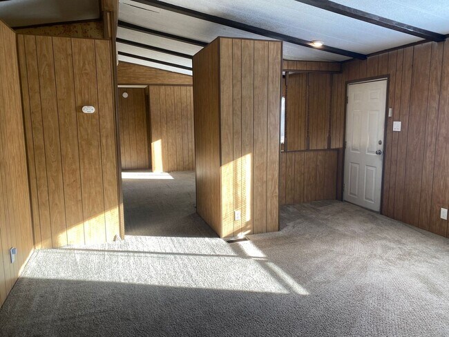 Building Photo - 3 Bed 2 Bath Manufactured Home in Des Moin...