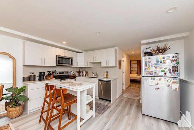 Foto del edificio - 812 S Oakley Blvd