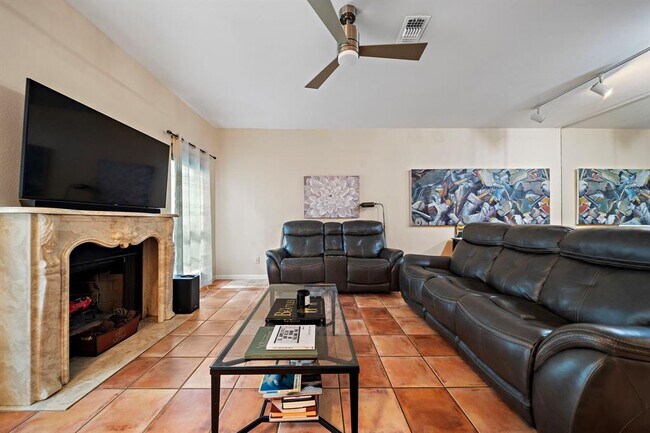 Foto del edificio - 7382 Regency Square Ct