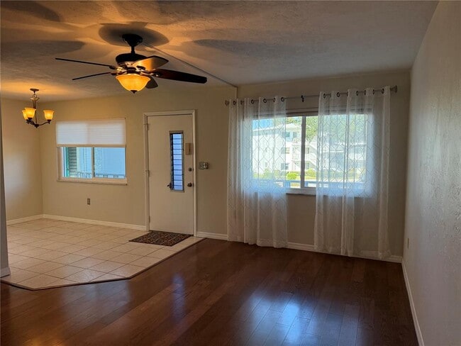 Foto del edificio - 8454 111th St N