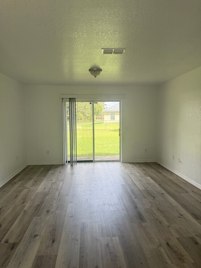 Foto del edificio - 92 Dogwood Loop