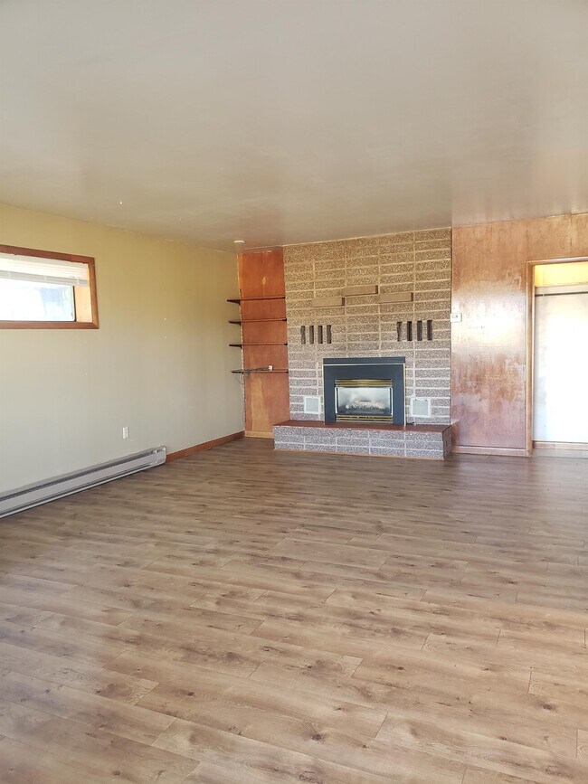 Foto del edificio - 5800 Sypes Canyon Rd