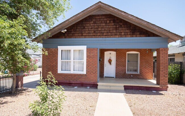 Casa principal - 137 N 11th Ave