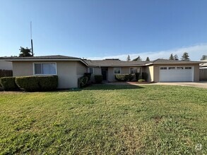 Building Photo - 4802 W Kaweah Ave