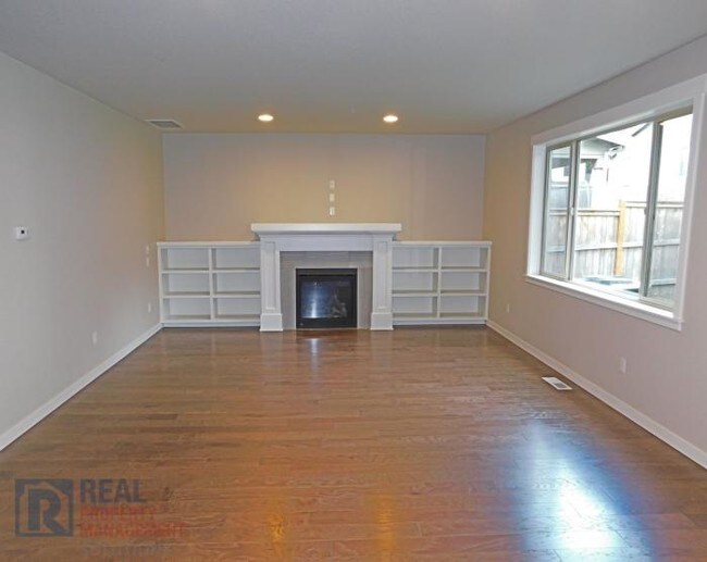 Foto del edificio - 4 bedroom in Portland OR 97223