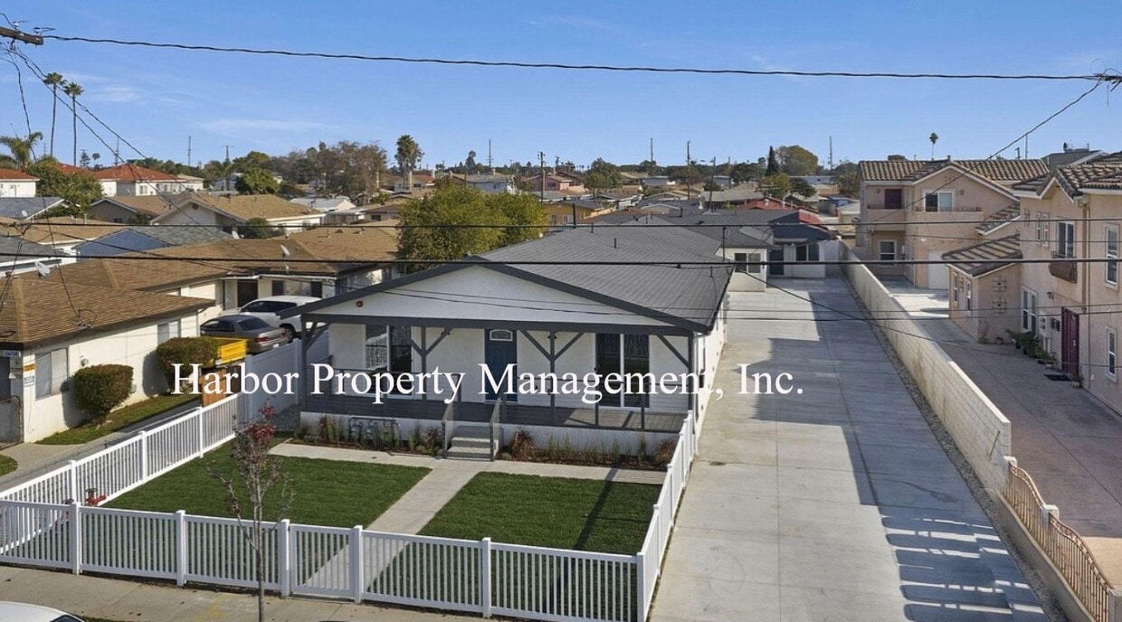 Primary Photo - 15244-15244 Eastwood Ave