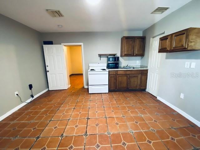 Foto del edificio - 9718 N Nebraska Ave