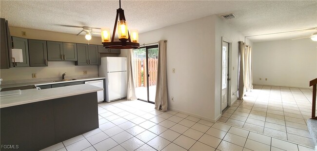 Foto del edificio - 12348 Woodrose Ct