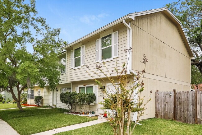 Foto del edificio - 3359 Mandarin Glen Dr