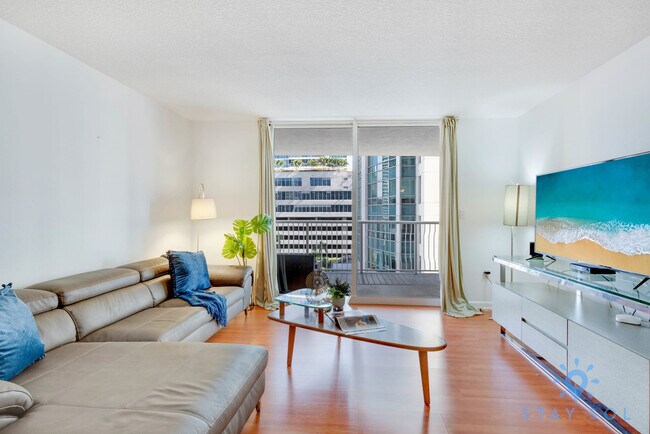 Building Photo - 1200 Brickell Bay Dr