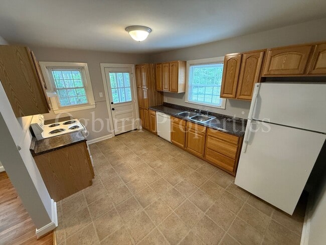 Foto del edificio - 2237 Queen St