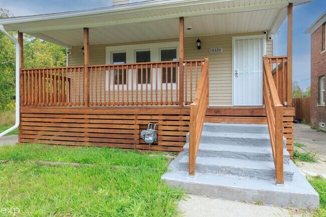 Foto del edificio - 13320 Jane Ave