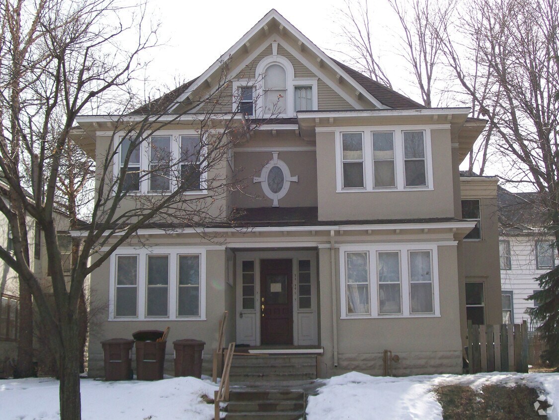 Foto del edificio - 90 Winifred St W