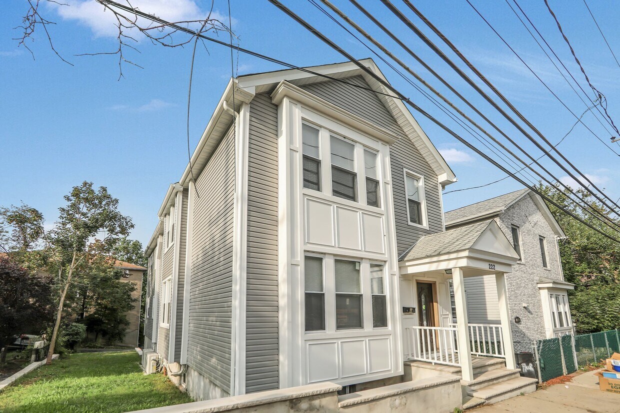 Primary Photo - 222 Myrtle Ave