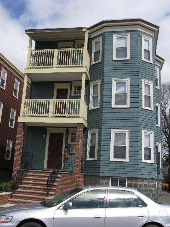 Building Photo - 799 Somerville Ave