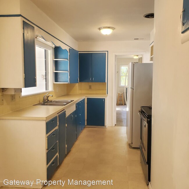 Building Photo - 3 br, 1 bath House - 425 Henry Street