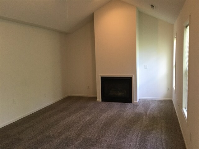 Foto del edificio - 5855 Regent Village Drive