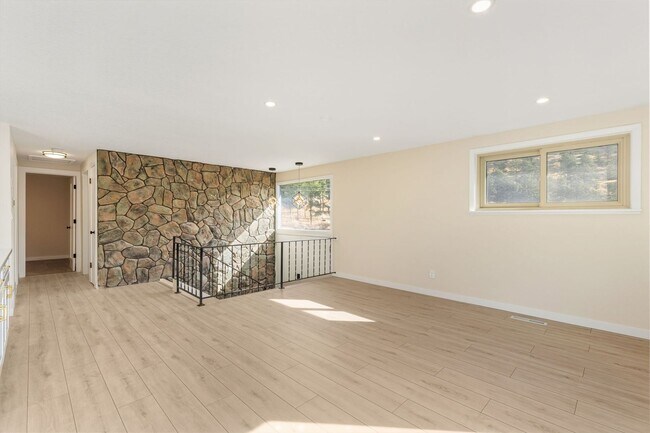 Foto del edificio - Bright & Beautiful Foothills Home Just Minutes from Downtown Boulder