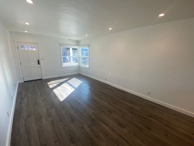 Foto del edificio - Beautiful Pacific Grove Home!