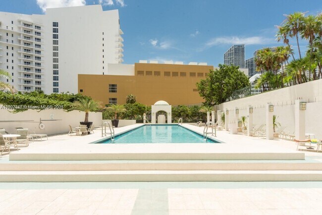 Foto del edificio - 800 Claughton Island Dr