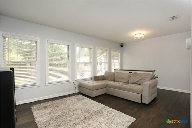 Foto del edificio - 621 Hackberry St