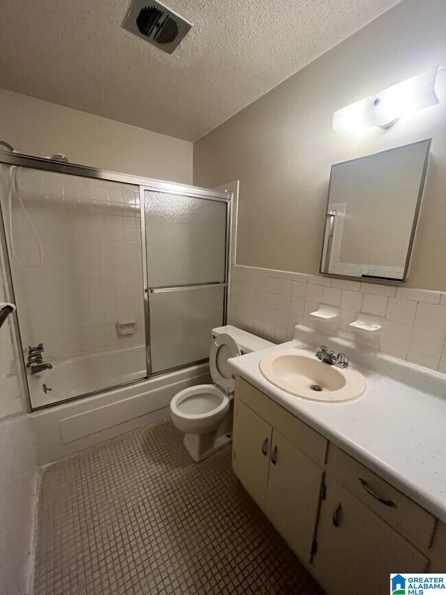 1521 14th Ave S Birmingham AL 35205 Room For Rent In Birmingham AL 1521-14th-ave-s-birmingham-al-35205-room-for-rent-in-birmingham-al