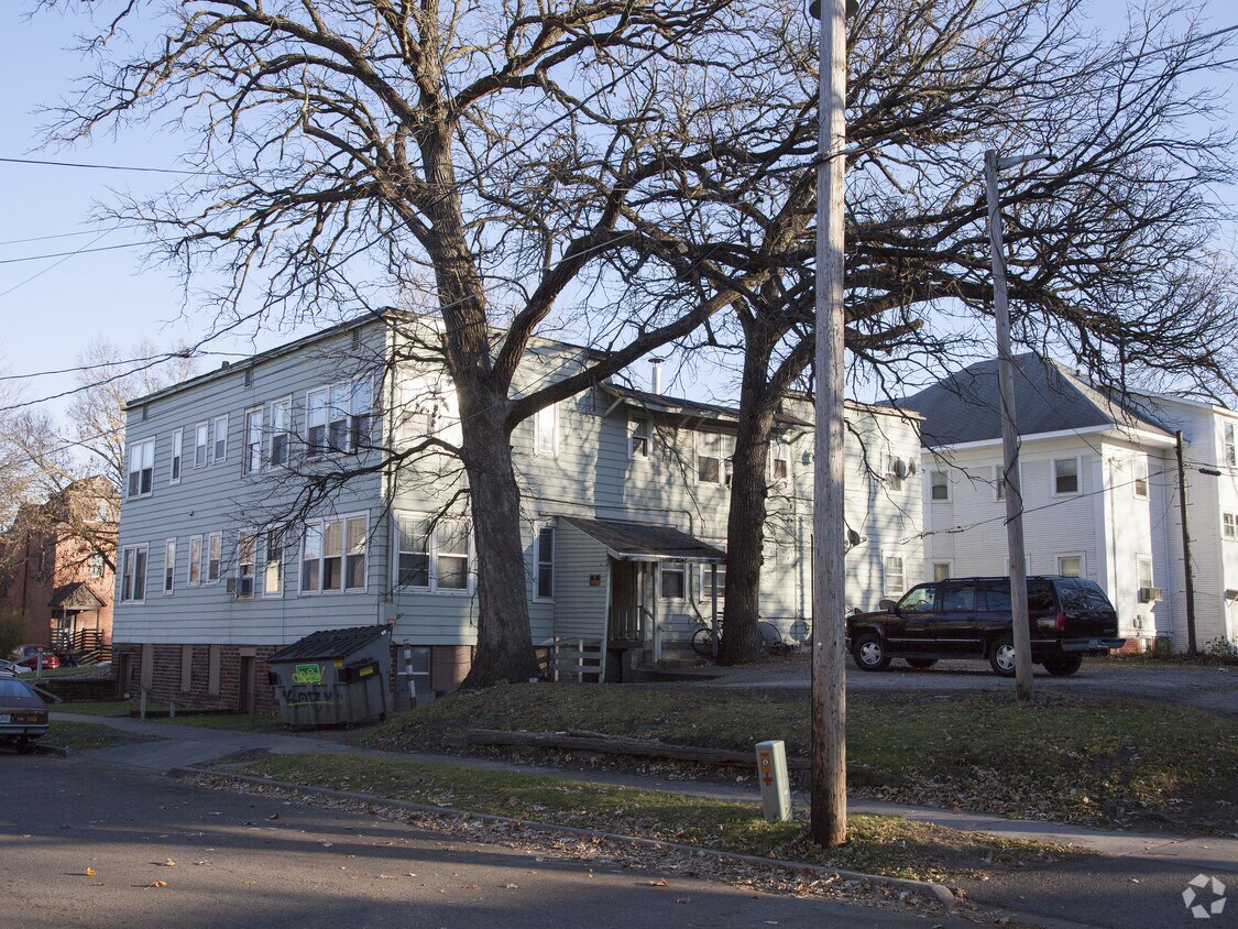 Primary Photo - 1082 21st St