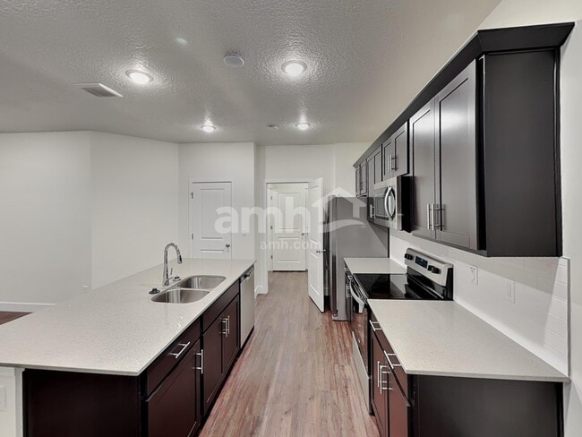 Building Photo - 1193 Redbud Dr